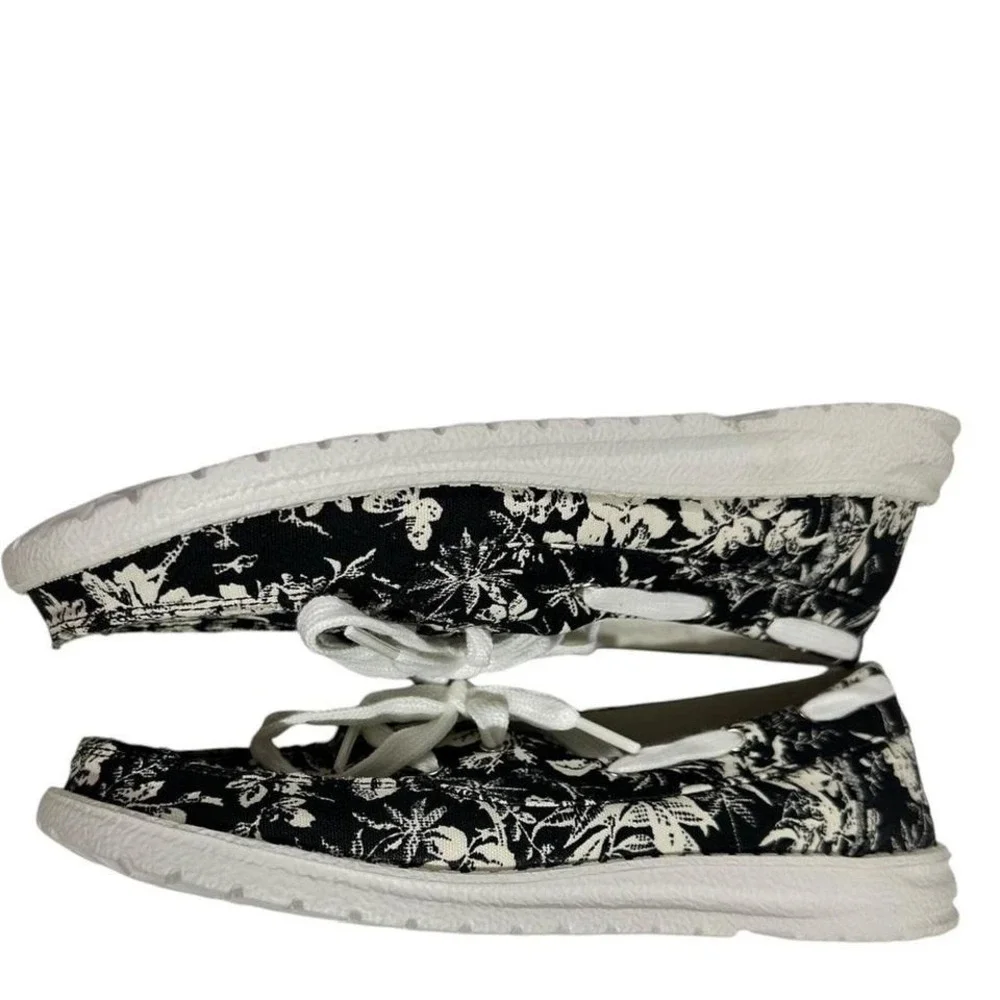 New Gypsy Jazz White/Black Floral Boat Shoes Size‎ 8